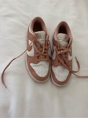 Nike Kids' Low-Top Sneakers in Pink/White